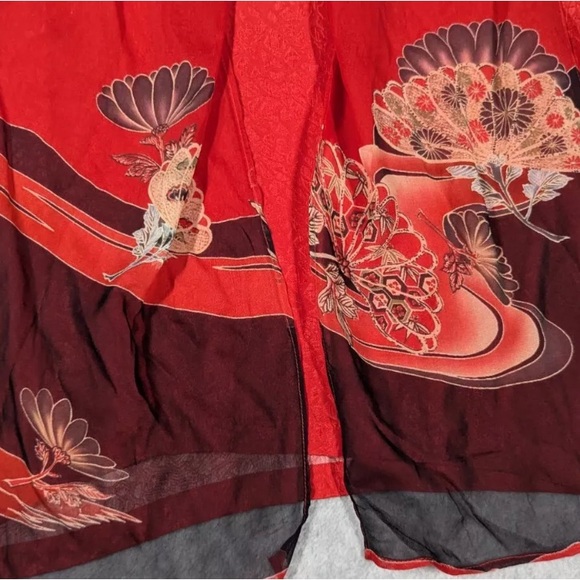 Red and Black Floral Kimono - Picture 3 of 8
